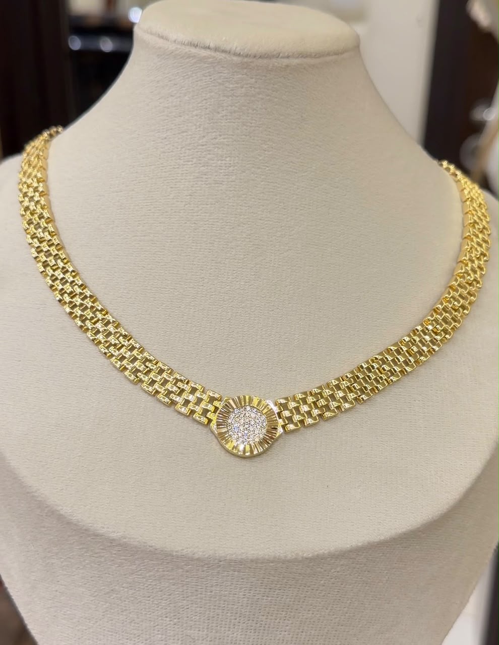 Pavé Medallion Link Necklace